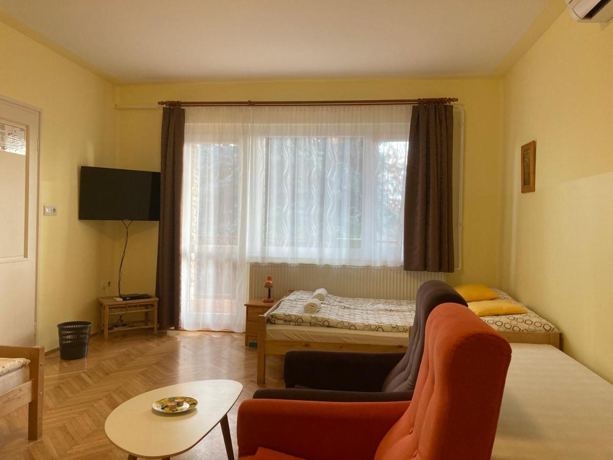 Kurca-Parti Vendeghaz Hotel แซนแตช ภายนอก รูปภาพ